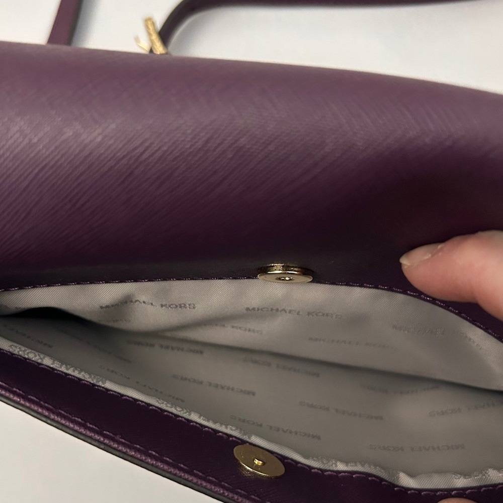 Michael Kors Purse Daniela Saffiano Leather Crossbody Bag Plum Gold Hardware - Picture 6 of 12